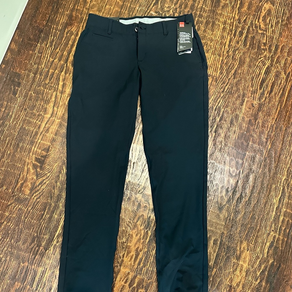 NEW WITH TAGS Under Armour Black Fitted Women’s Golf Pants